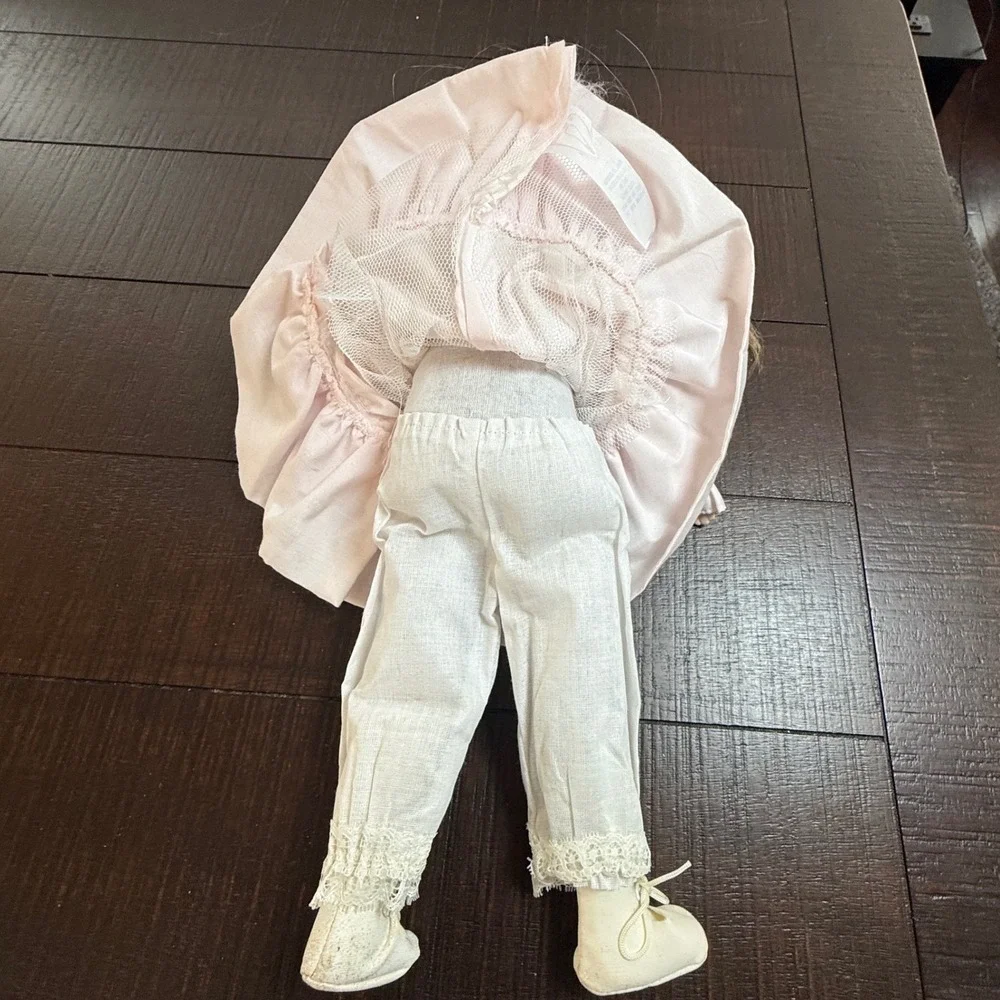 Memories Gone By Noble Arts Inc Porcelain Doll Pink Lace Dress 16 inch‎ Vintage